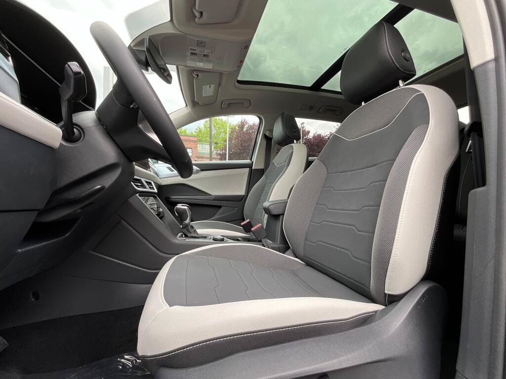 New 2026 Volkswagen Taos SE AWD/4WD image 11