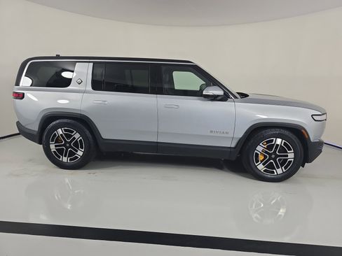 Used 2023 Rivian R1S Adventure image 6