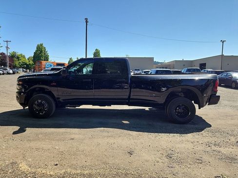 New 2026 RAM 3500 Big Horn AWD/4WD image 4