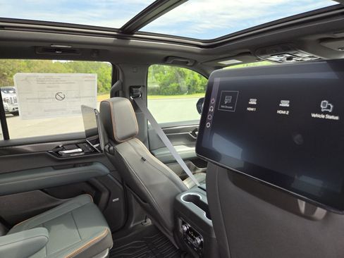 New 2026 GMC Yukon AT4 AWD/4WD image 29