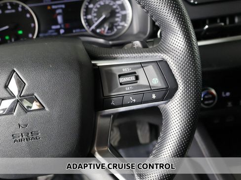 Used 2024 Mitsubishi Outlander SE image 4