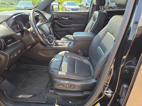 Certified 2023 Chevrolet Traverse RS w/ LPO, Floor Liner Package AWD/4WD image 27