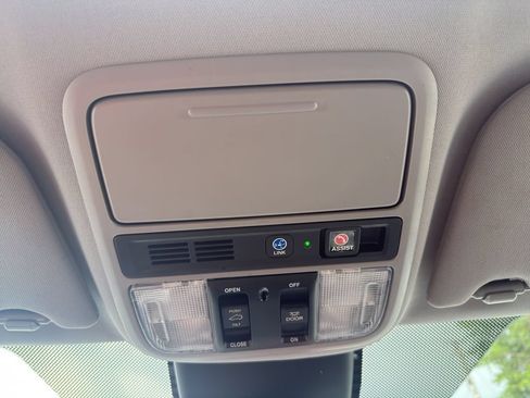 Used 2023 Honda Odyssey Elite image 26
