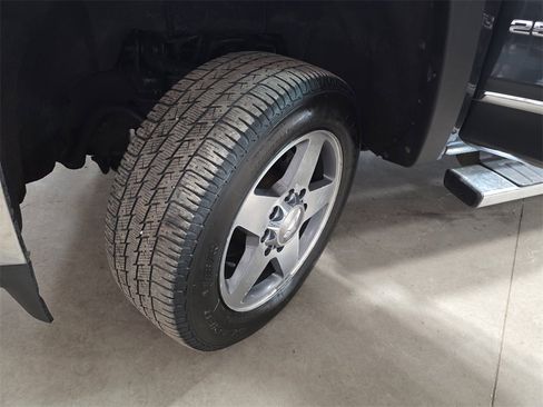 Certified 2017 Chevrolet Silverado 2500 LTZ w/ Duramax Plus Package image 33