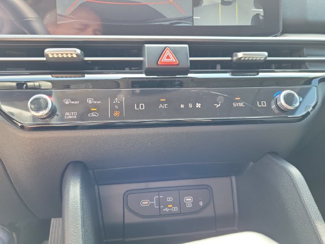 New 2026 Kia Sportage SX FWD image 34