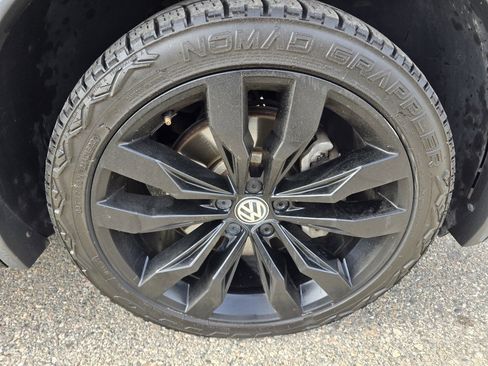 Used 2021 Volkswagen Tiguan SE R-Line image 7