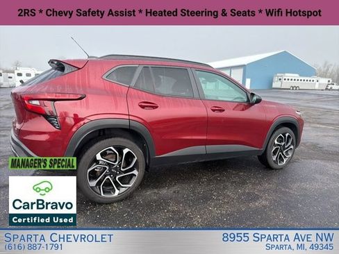 Certified 2024 Chevrolet Trax RS FWD image 3