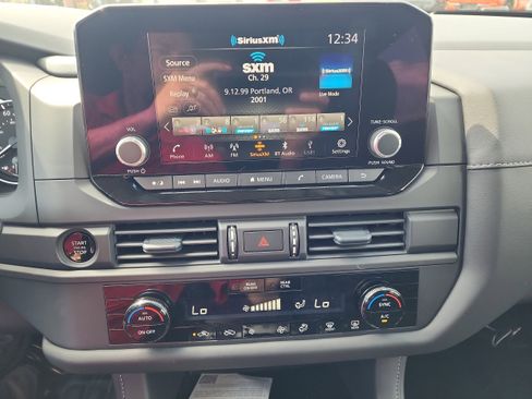 New 2025 Nissan Pathfinder S image 12