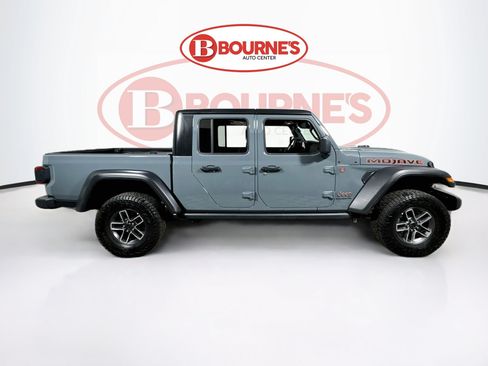 Used 2026 Jeep Gladiator Mojave AWD/4WD image 10