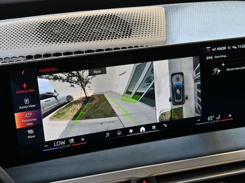 Certified 2024 BMW iX xDrive50 w/ Sport Package AWD/4WD image 18