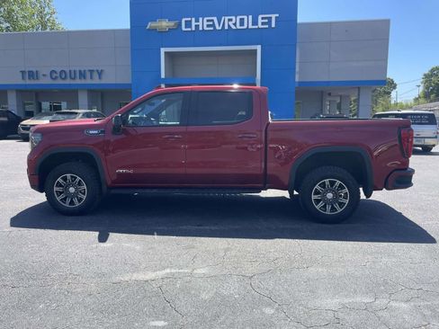 Used 2024 GMC Sierra 1500 AT4 w/ Technology Package AWD/4WD image 8