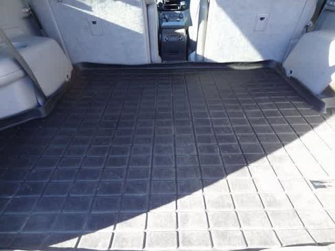 Used 2013 Toyota Highlander SE image 19