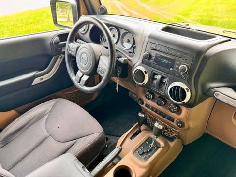 Used 2013 Jeep Wrangler Sahara w/ Connectivity Group AWD/4WD image 16