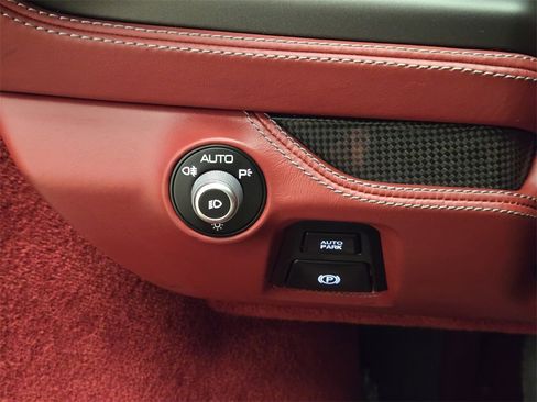 Used 2020 Ferrari F8 Tributo image 41