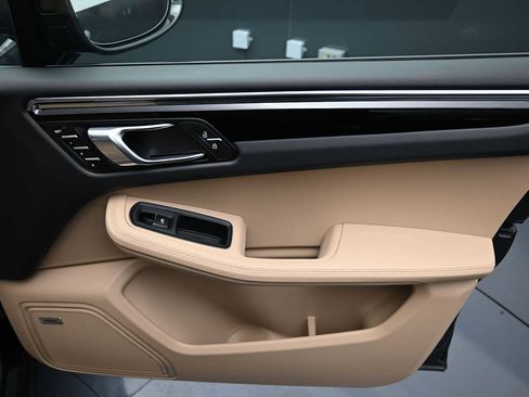 New 2026 Porsche Macan AWD/4WD image 22