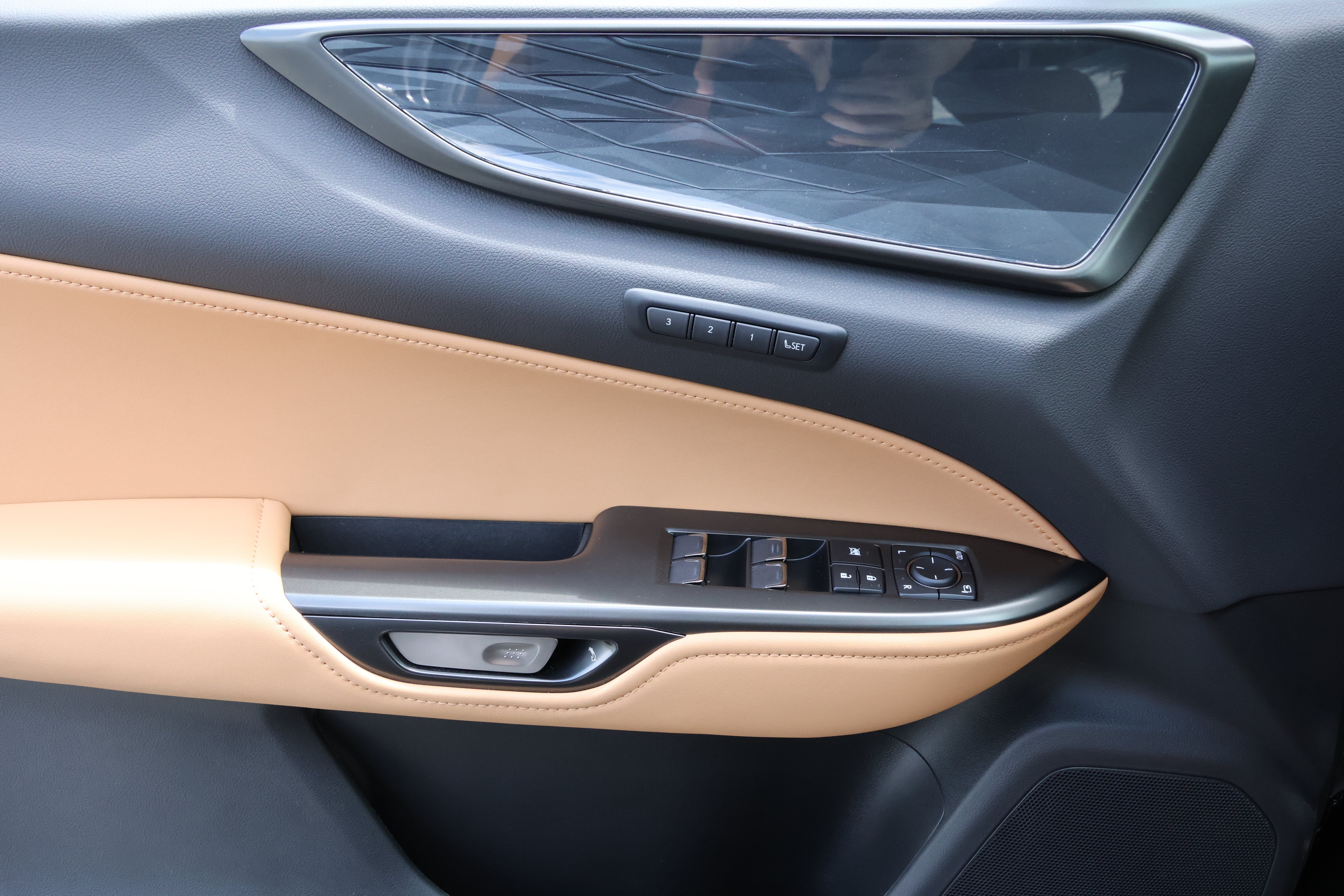 Certified 2025 Lexus NX 350 AWD w/ Accessory Package (K3) image 12