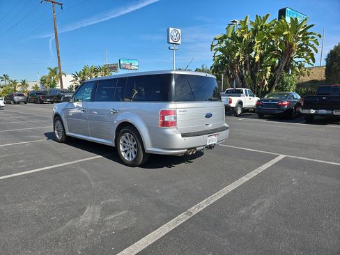 Used 2011 Ford Flex SEL w/ Rapid Spec Order Code image 7