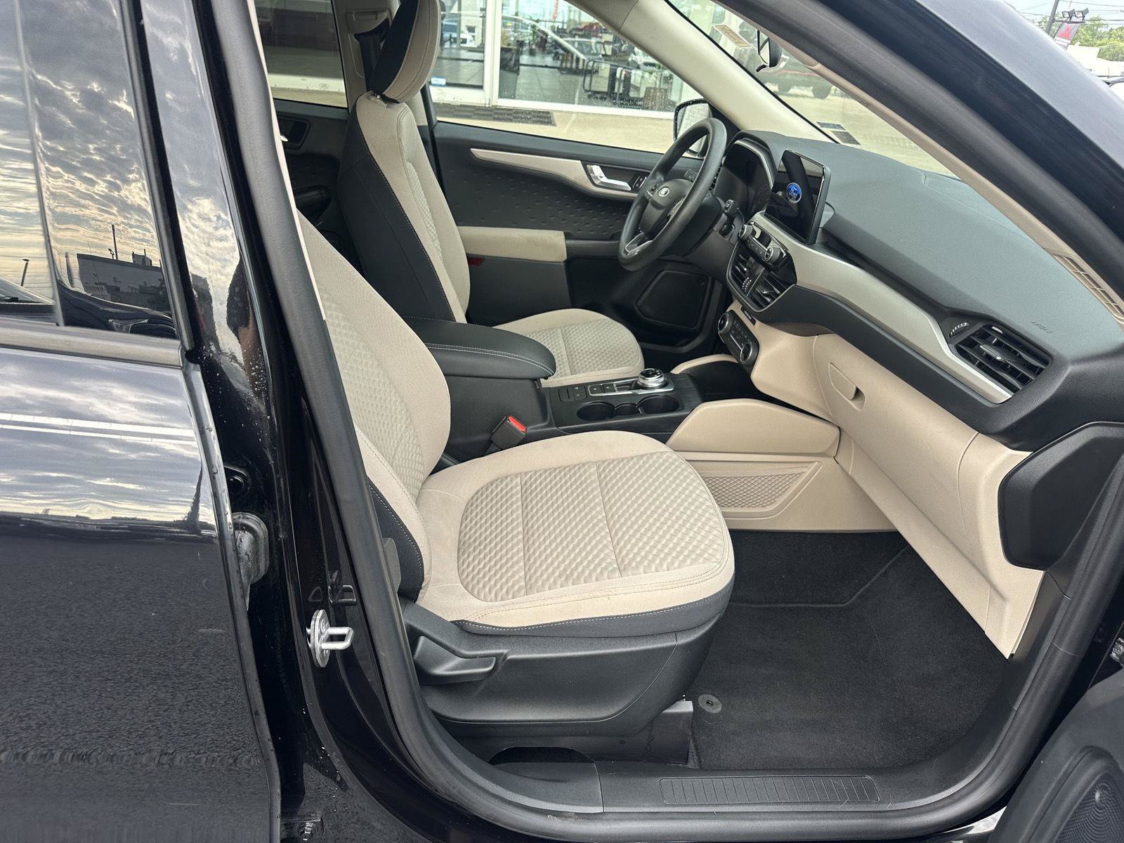 Used 2020 Ford Escape SE FWD image 21