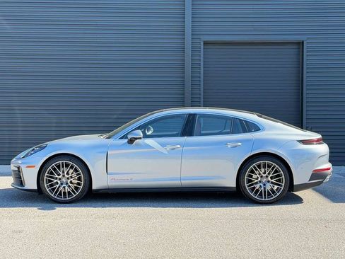 Certified 2026 Porsche Panamera 4 AWD/4WD image 2