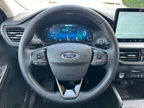 Used 2025 Ford Escape SE w/ PHEV Premium Package FWD image 16