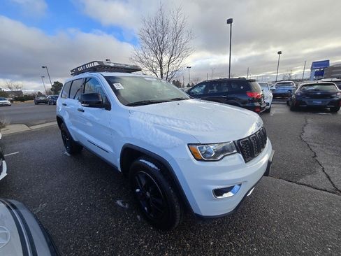 Used 2022 Jeep Grand Cherokee Limited image 7