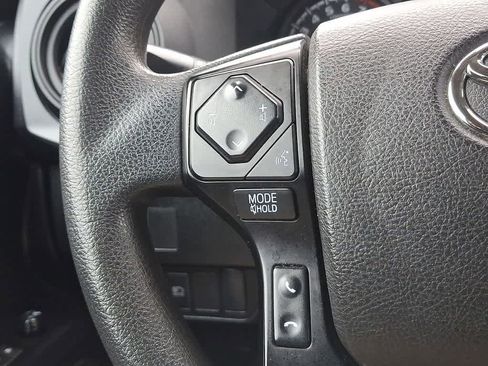 Used 2022 Toyota Tacoma SR image 17