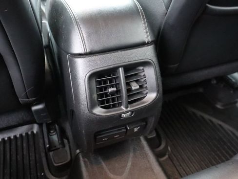 Used 2020 Jeep Cherokee Limited image 40