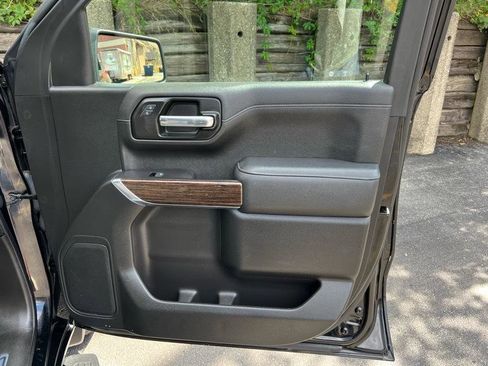 Used 2021 GMC Sierra 1500 Elevation w/ LPO, Elevation Black Package AWD/4WD image 21