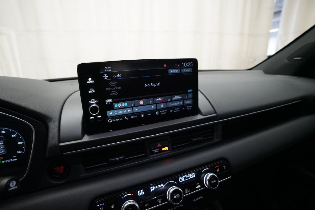 Used 2025 Honda Pilot Black Edition image 6