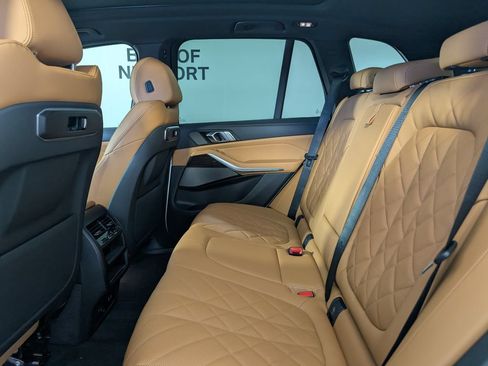 New 2026 BMW X5 xDrive50e w/ Premium Package AWD/4WD image 13