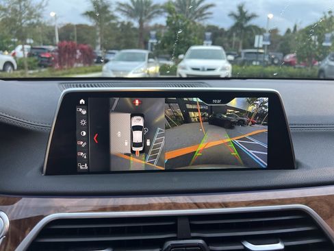 Used 2018 BMW 750i image 54