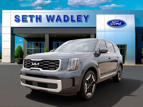 Used 2023 Kia Telluride S w/ S Sunroof Package FWD image 6