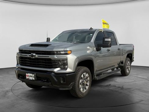 Used 2025 Chevrolet Silverado 2500 Custom w/ Custom Convenience Package AWD/4WD image 4