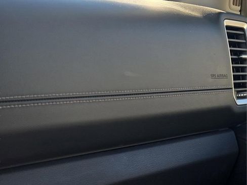 Used 2023 Nissan Frontier SV image 27