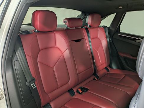 Certified 2021 Porsche Macan AWD/4WD image 22