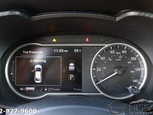 New 2025 Nissan Versa SR w/ Trunk Package image 16