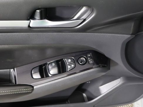 Used 2023 Nissan Altima 2.5 SV FWD image 29