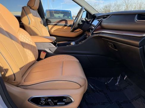 Used 2024 Jeep Grand Cherokee L Summit image 7