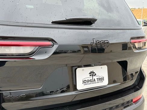 New 2025 Jeep Grand Cherokee L Altitude image 9