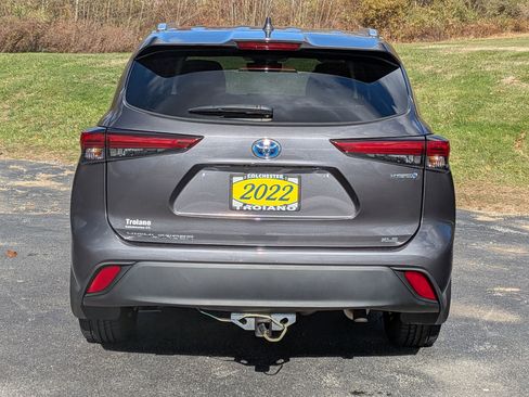 Used 2022 Toyota Highlander XLE image 4