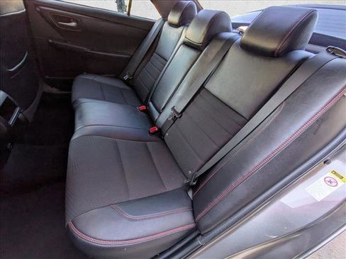 Used 2017 Toyota Camry SE image 17