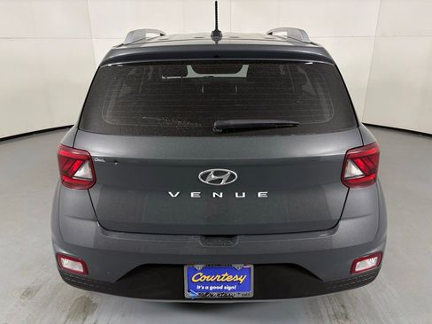 Used 2025 Hyundai Venue SEL FWD image 8