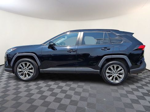 Used 2020 Toyota RAV4 XLE Premium AWD/4WD image 8