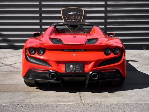 Used 2022 Ferrari F8 Tributo image 26