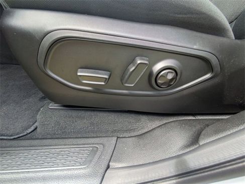 New 2025 Jeep Grand Cherokee L Laredo image 19