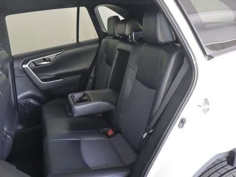 Used 2022 Toyota RAV4 XSE w/ XSE Grade Weather Package AWD/4WD image 9