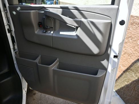 Used 2020 GMC Savana 3500 Extended w/ Driver Convenience Package image 45