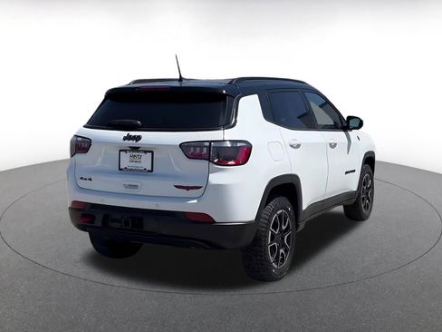 Used 2025 Jeep Compass Trailhawk w/ Trailer Tow Group AWD/4WD image 14
