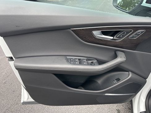 Used 2023 Audi Q8 Premium Plus image 18