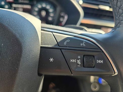 Used 2024 Audi Q3 2.0T Premium image 32